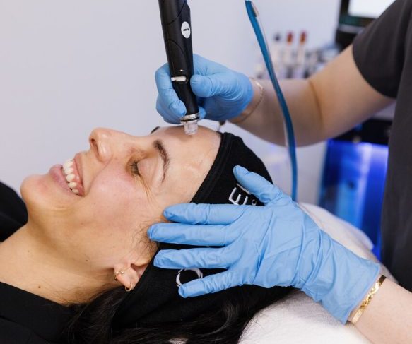 Hydrafacial Treatment Brisbane - step 1 cleanse